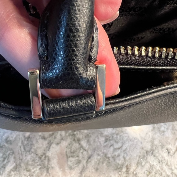 Vintage Leather Classic Michael Kors Logo Sculpted Bag - Picture 13 of 14